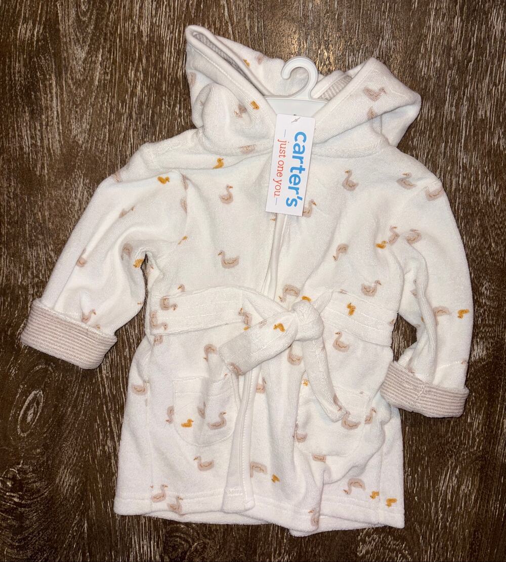 NWT Carter’s Baby Bath Robe 0-9 Months
